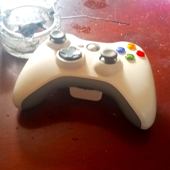 Xbox 360 controller and Xbox one ww2 call of duty - Picture 1 of 3